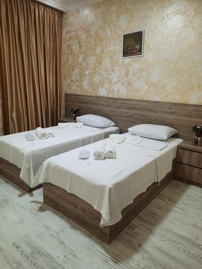 Inaisi Hotel Кутаїсі Екстер'єр фото