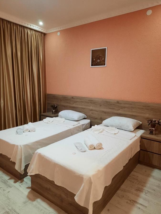 Inaisi Hotel Кутаїсі Екстер'єр фото