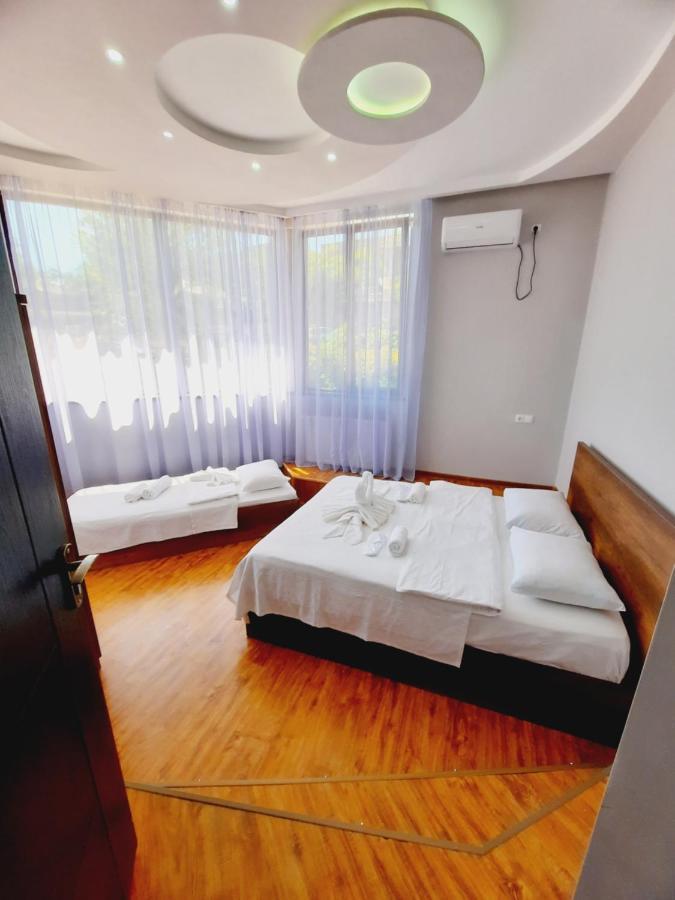 Inaisi Hotel Кутаїсі Екстер'єр фото