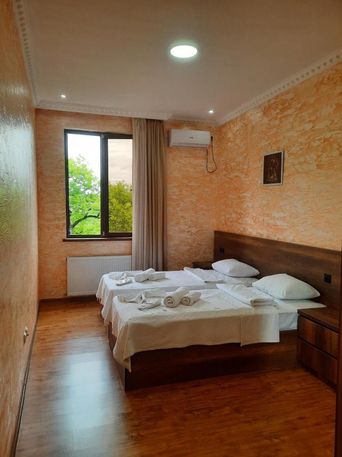 Inaisi Hotel Кутаїсі Екстер'єр фото