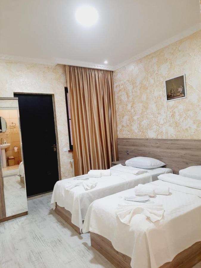 Inaisi Hotel Кутаїсі Екстер'єр фото