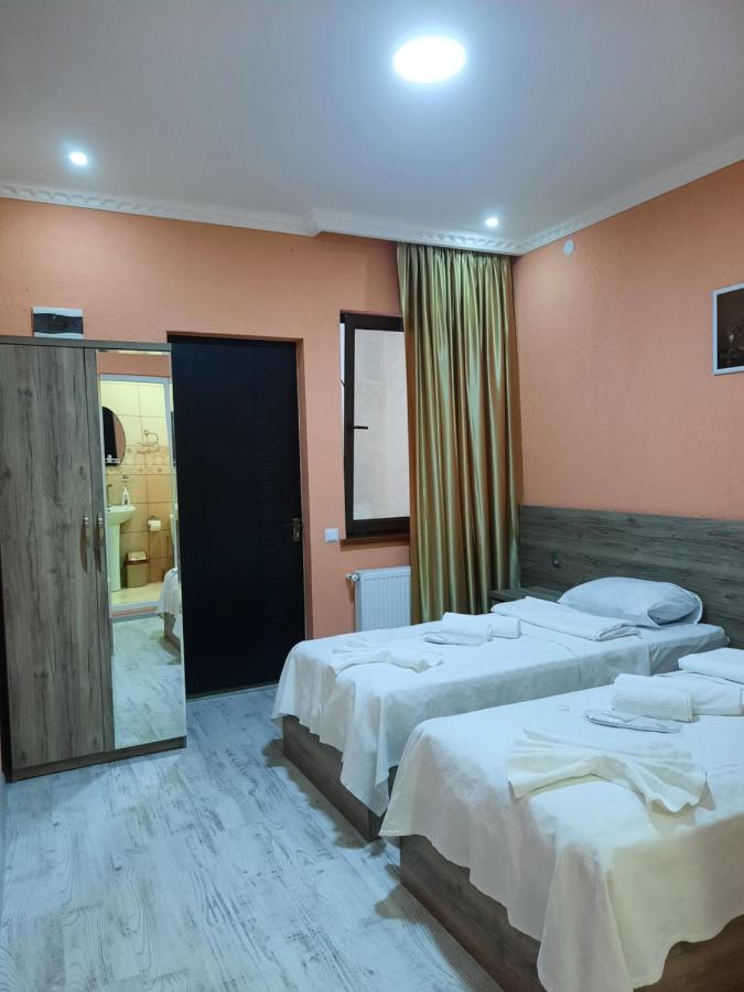 Inaisi Hotel Кутаїсі Екстер'єр фото