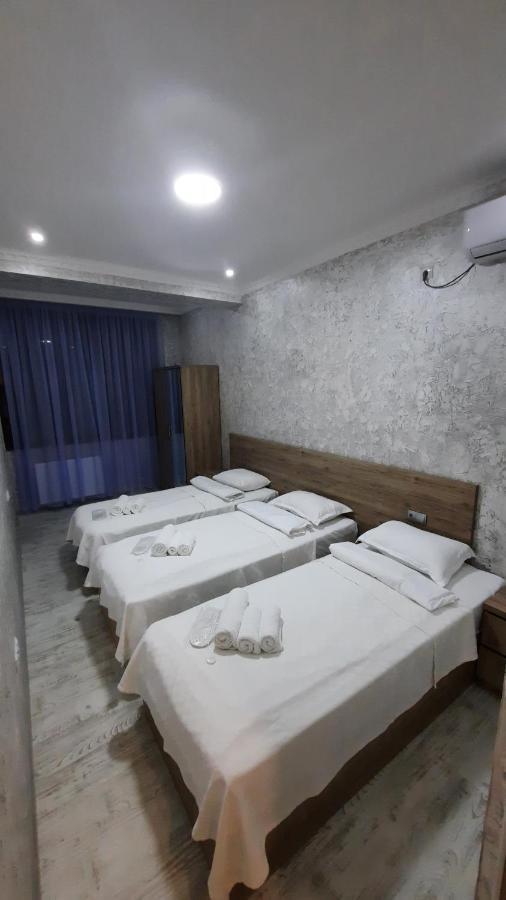 Inaisi Hotel Кутаїсі Екстер'єр фото