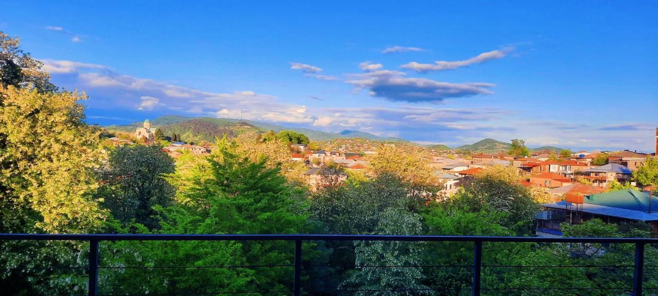 Inaisi Hotel Кутаїсі Екстер'єр фото