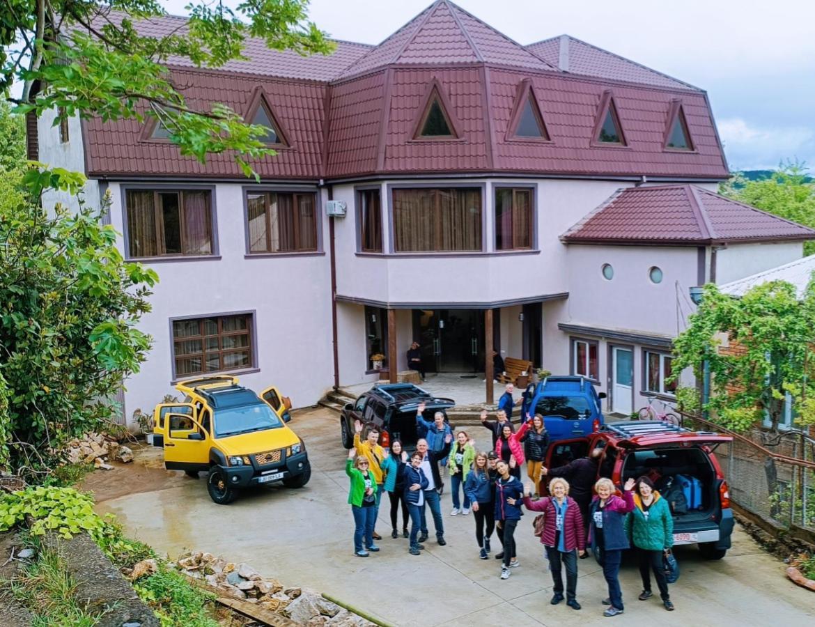 Inaisi Hotel Кутаїсі Екстер'єр фото