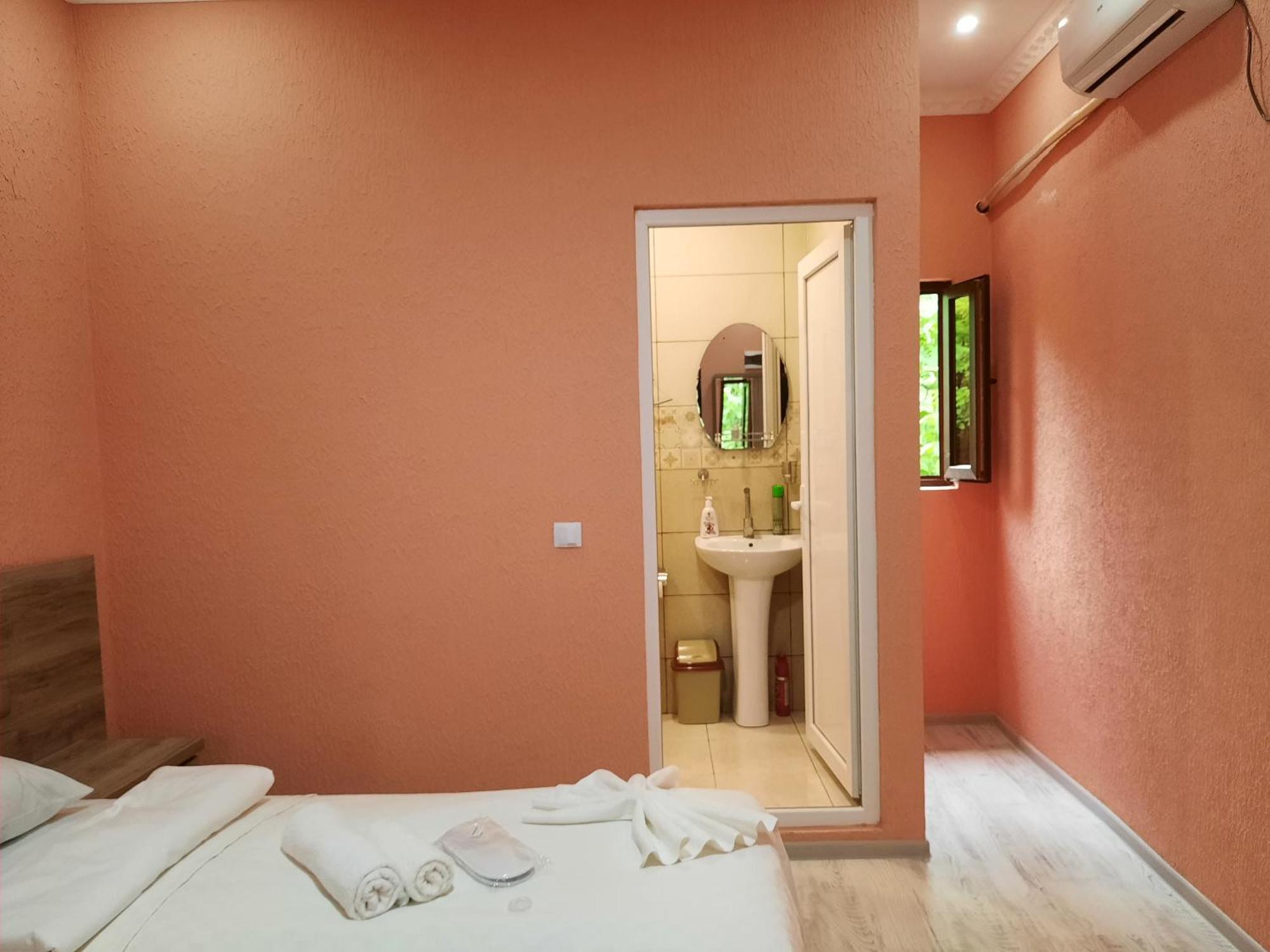 Inaisi Hotel Кутаїсі Номер фото