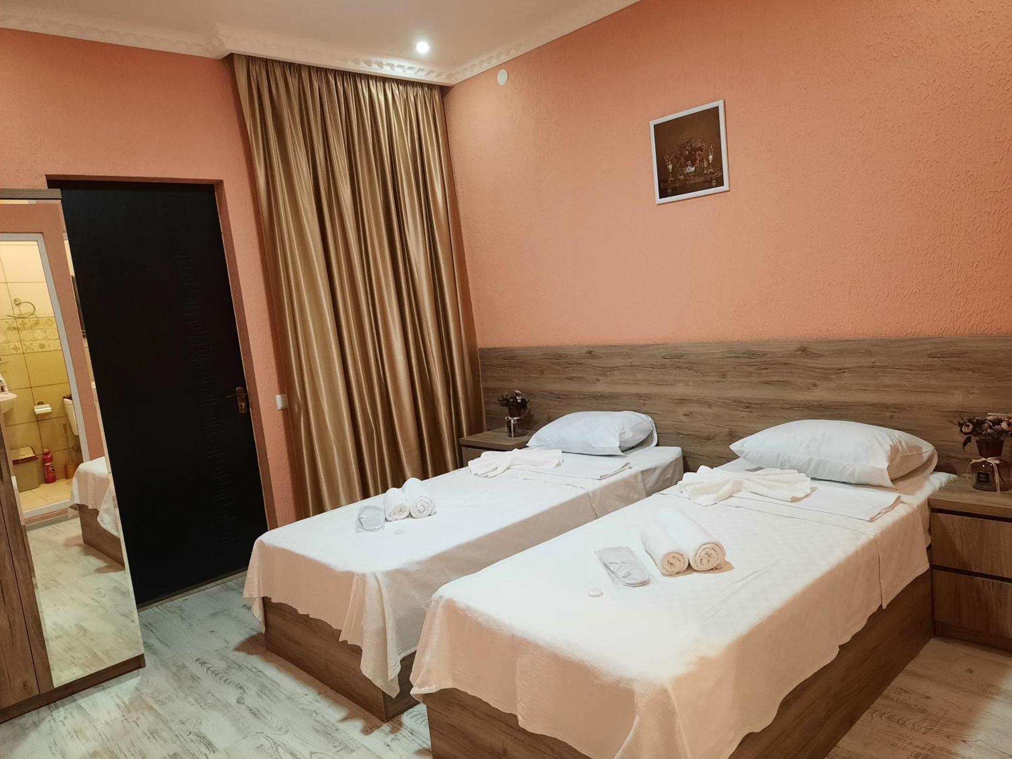 Inaisi Hotel Кутаїсі Номер фото