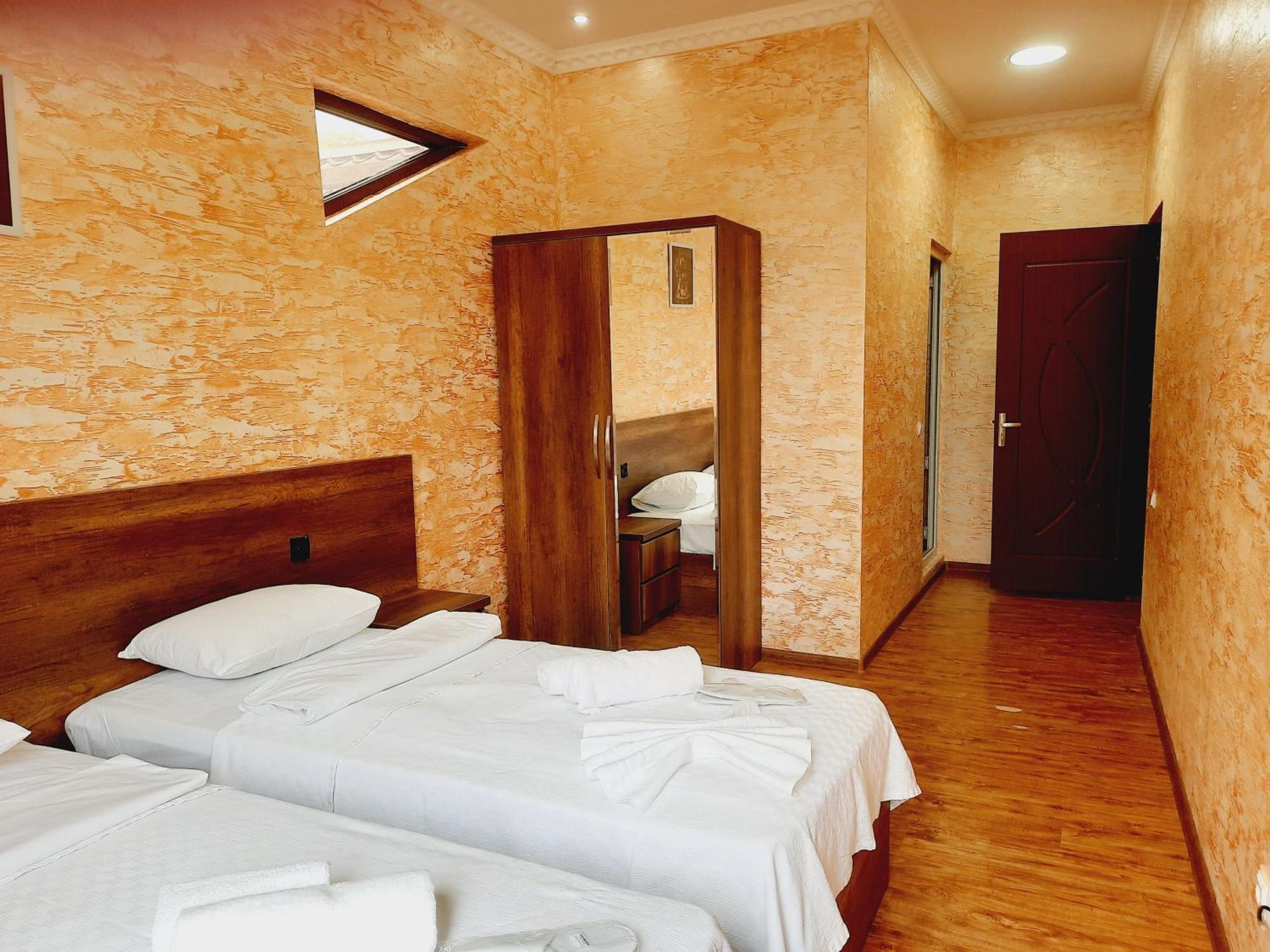 Inaisi Hotel Кутаїсі Номер фото